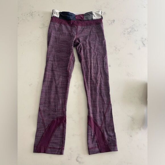 Lululemon Run Inspire Crop II Size 2 Plum Striped - Picture 2 of 4
